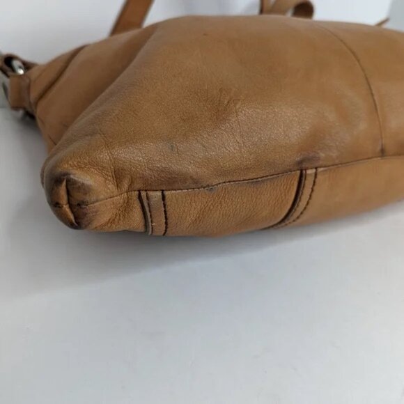 Hobo Leather Convertible Crossbody Shoulder Bag - Picture 10 of 16